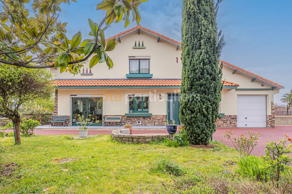 Maison à BOUGUENAIS