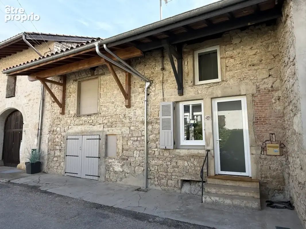 Maison à PONCIN
