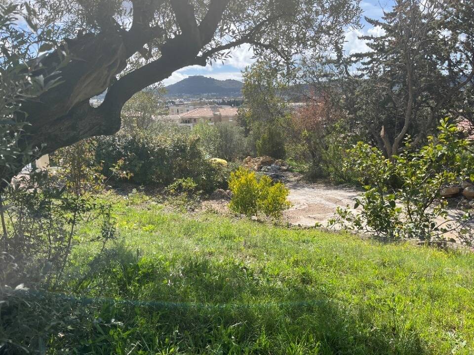 Terrain à LA GARDE