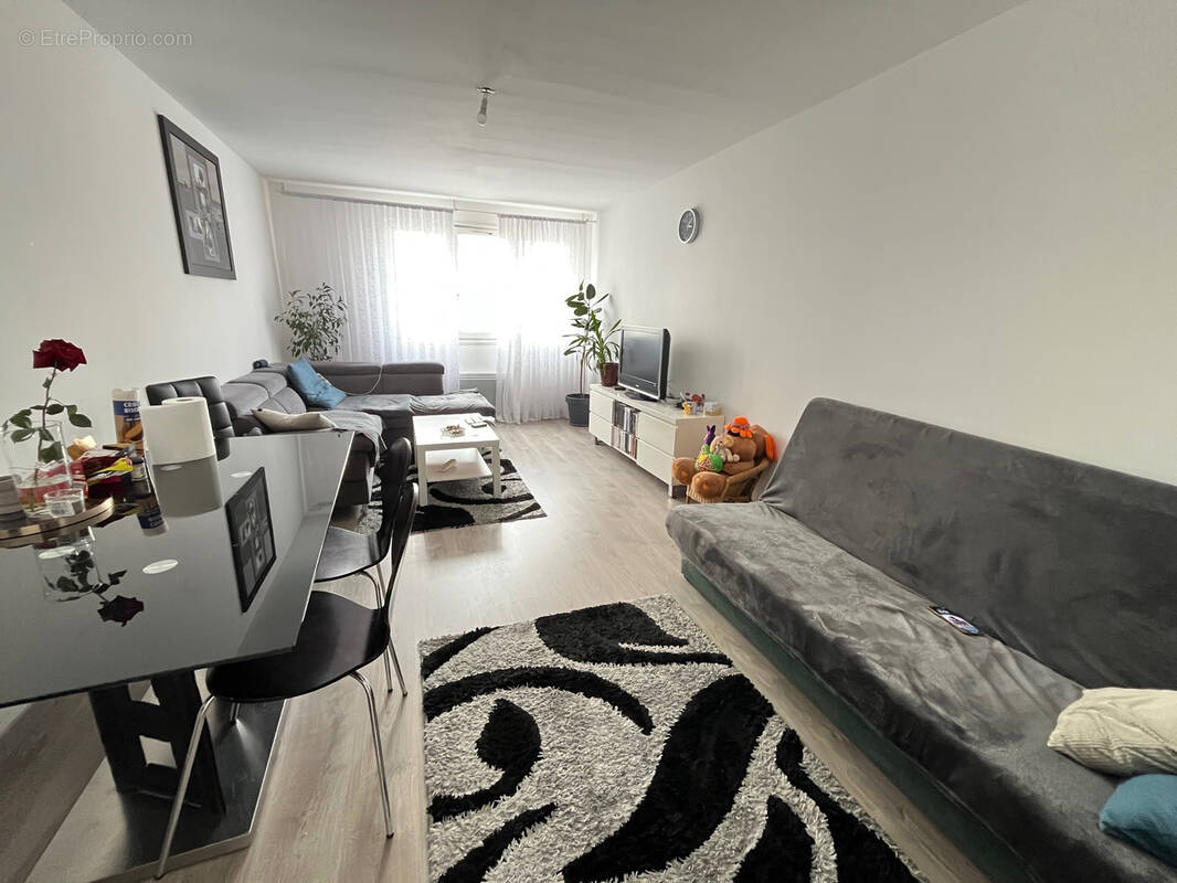 Appartement à SAINT-ETIENNE