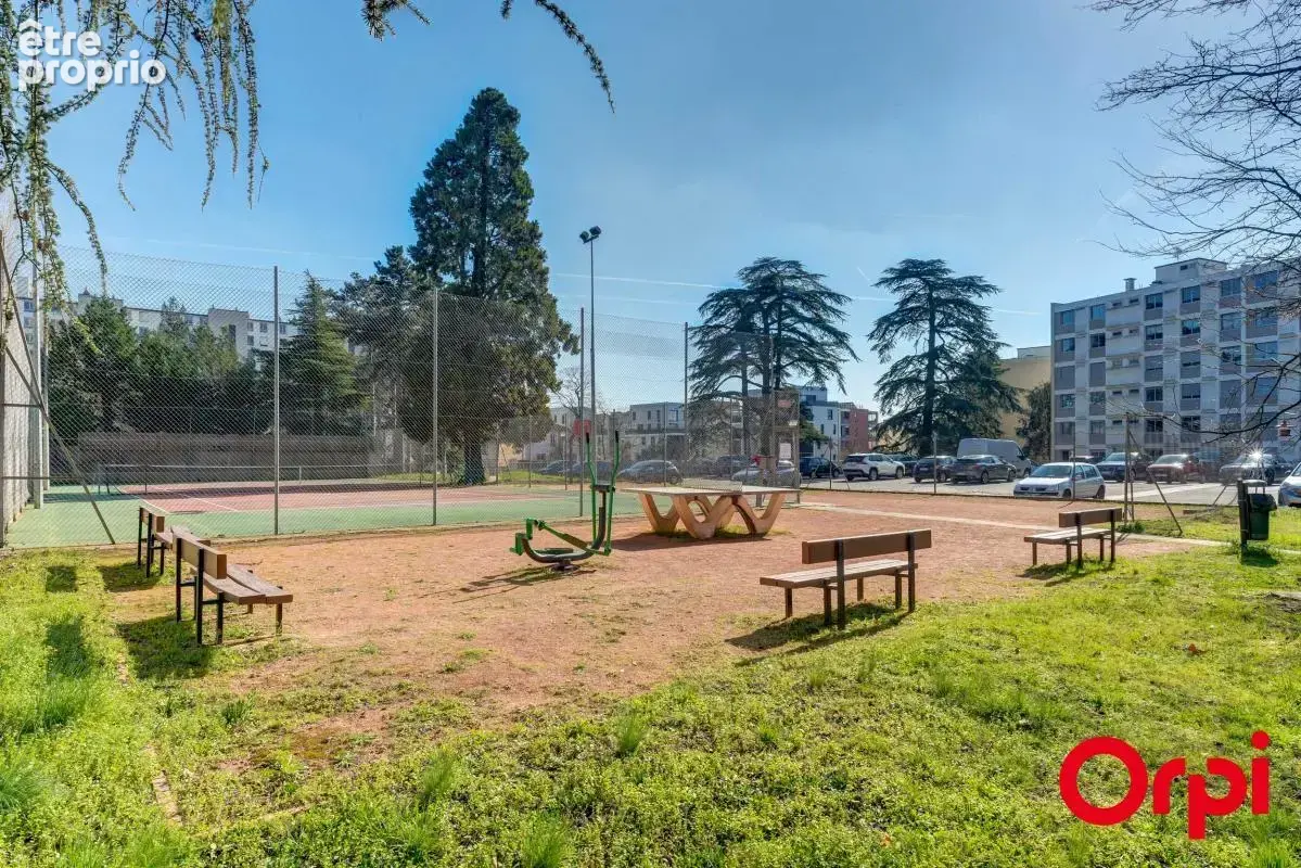 CALUIRE BOURG - T5 de 106,90 m² traversant dans résidence de standing - photo 15