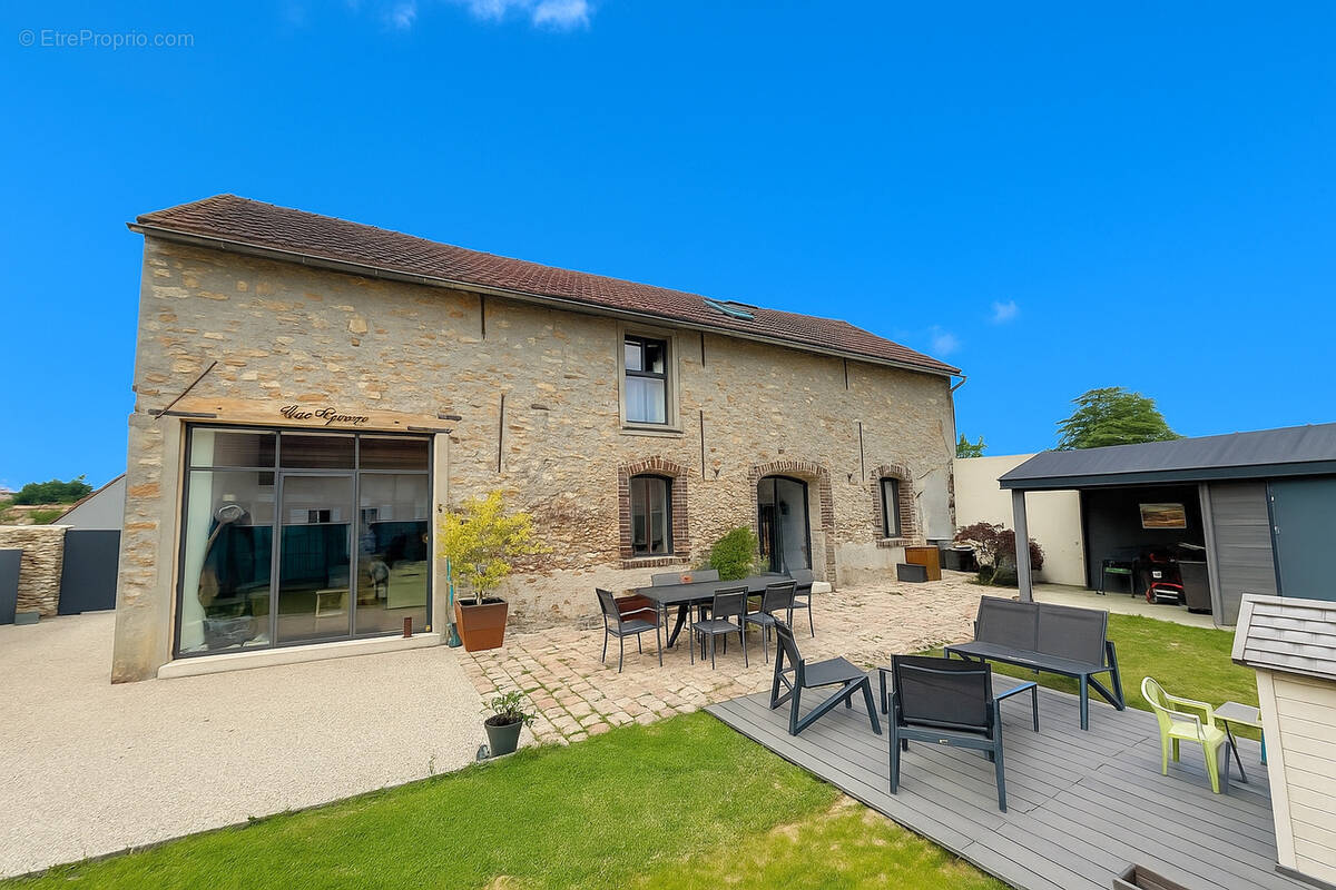 Maison à THOIRY
