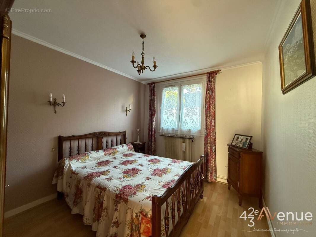 Appartement à SAINT-ETIENNE
