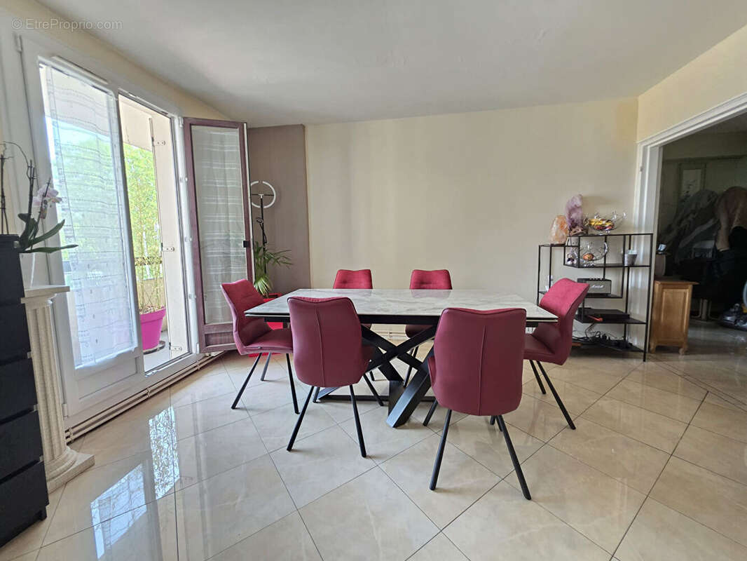 Appartement à PERSAN