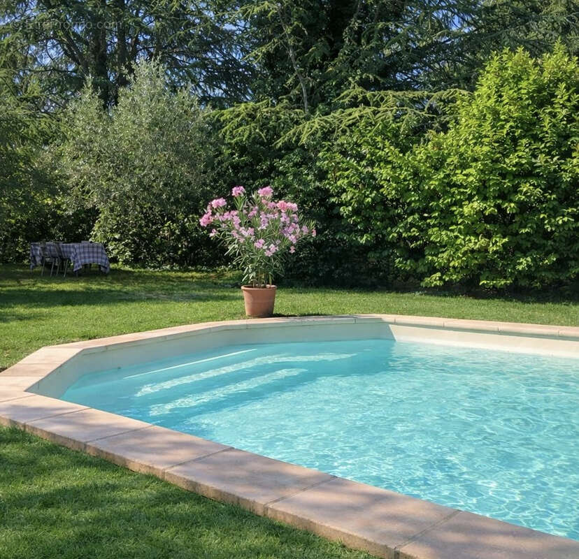 Maison à VERS-PONT-DU-GARD