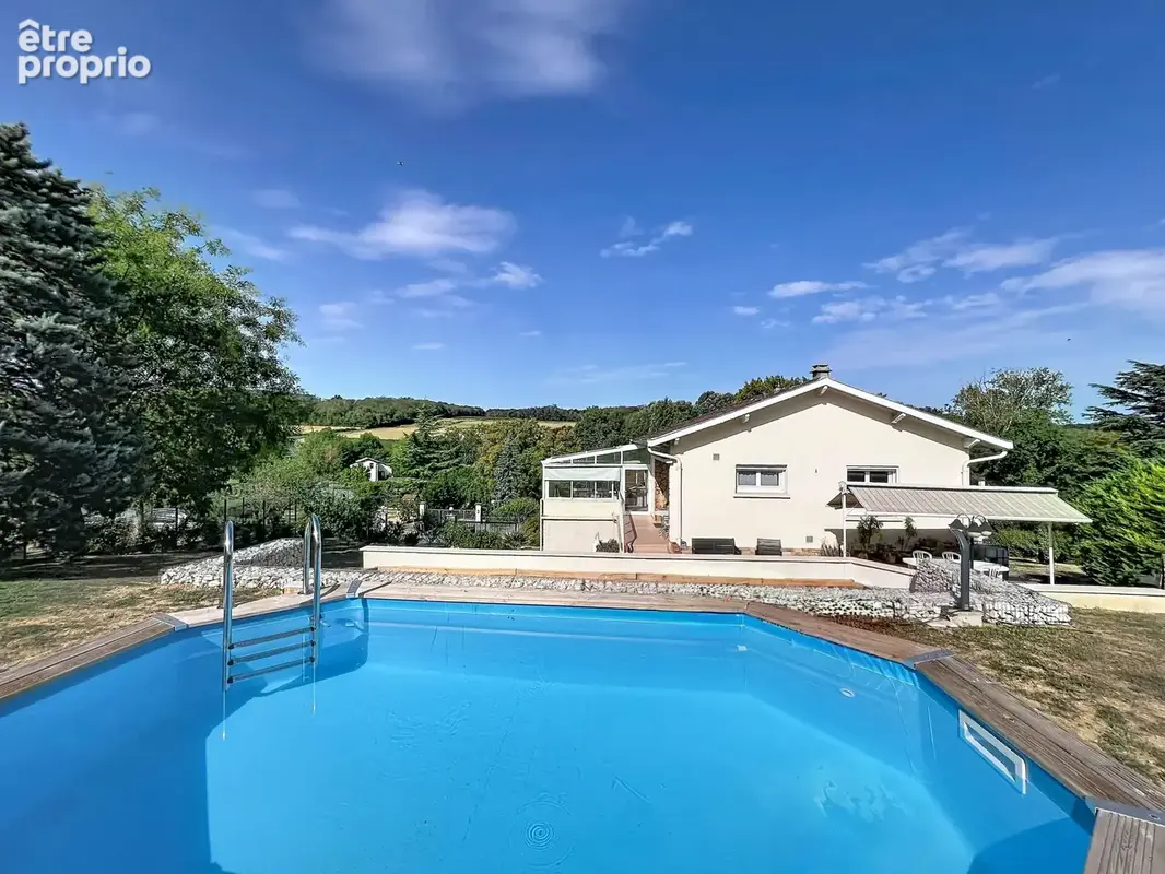 LACHASSAGNE   Maison rénovée avec piscine   Terrain de 1 208 m2 - photo 16