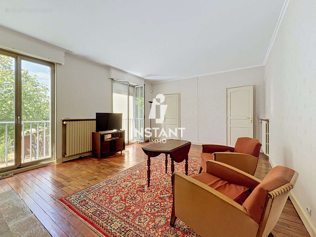 Maison 200 m² à Creteil  - photo 3