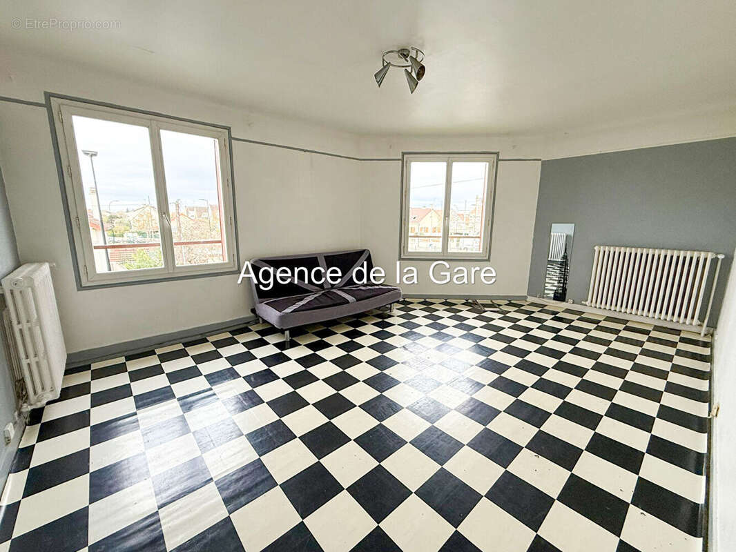 Maison à SARTROUVILLE