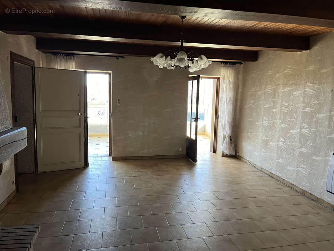 Maison à CASTANET-LE-HAUT