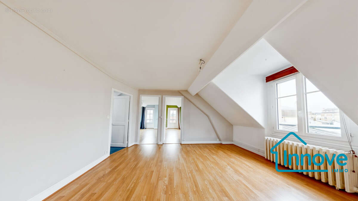 Appartement à VERSAILLES