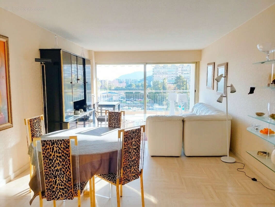 Appartement à MANDELIEU-LA-NAPOULE