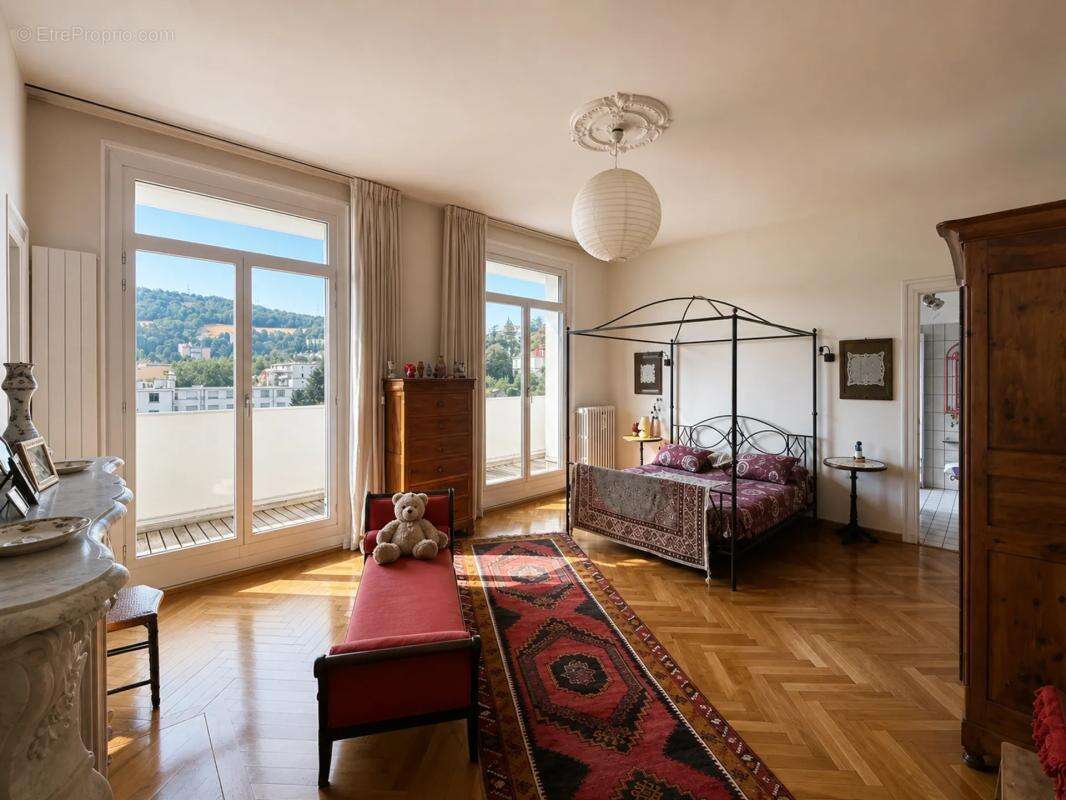 Appartement de 5 pièces de 174 m² à Saint-Étienne - photo 7