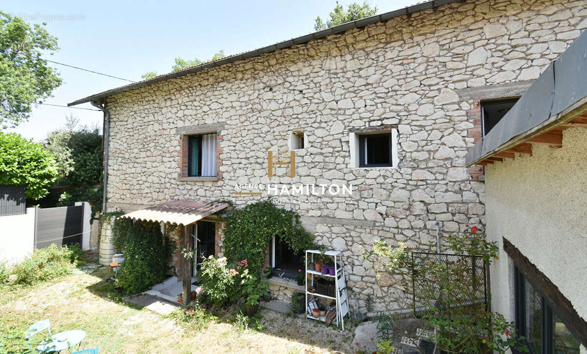 Local commercial avec logement attenant et sous-sol amenage - photo 18