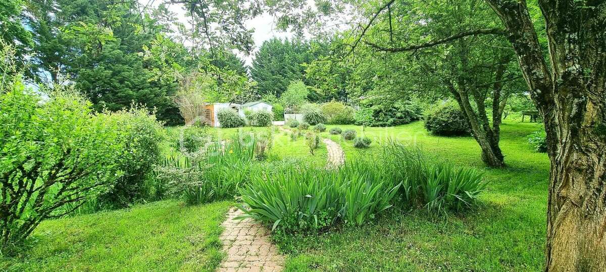 Maison de 164 m² avec piscine - CHEILLE - photo 20