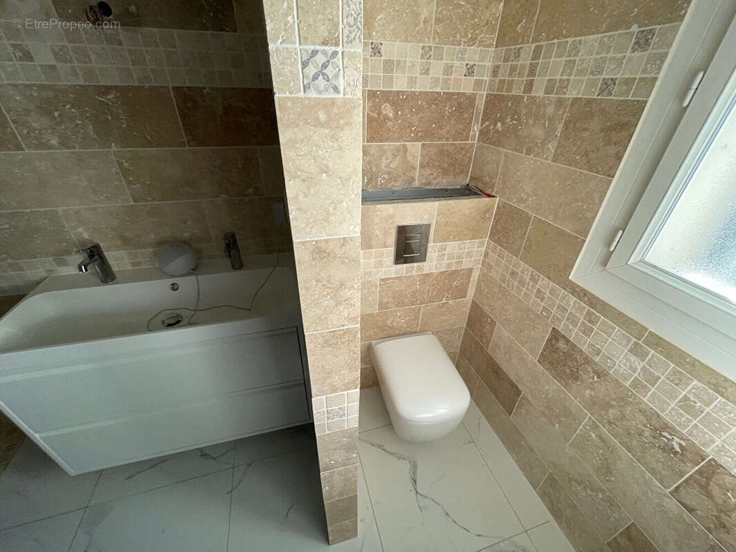 Appartement à CAUMONT-SUR-DURANCE