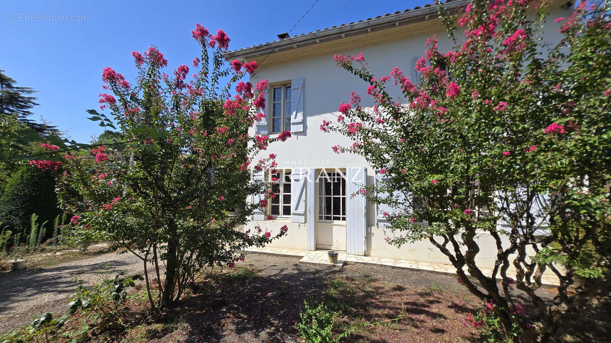 Maison en pierre - 139 m2 - Jardin et Garage - photo 15