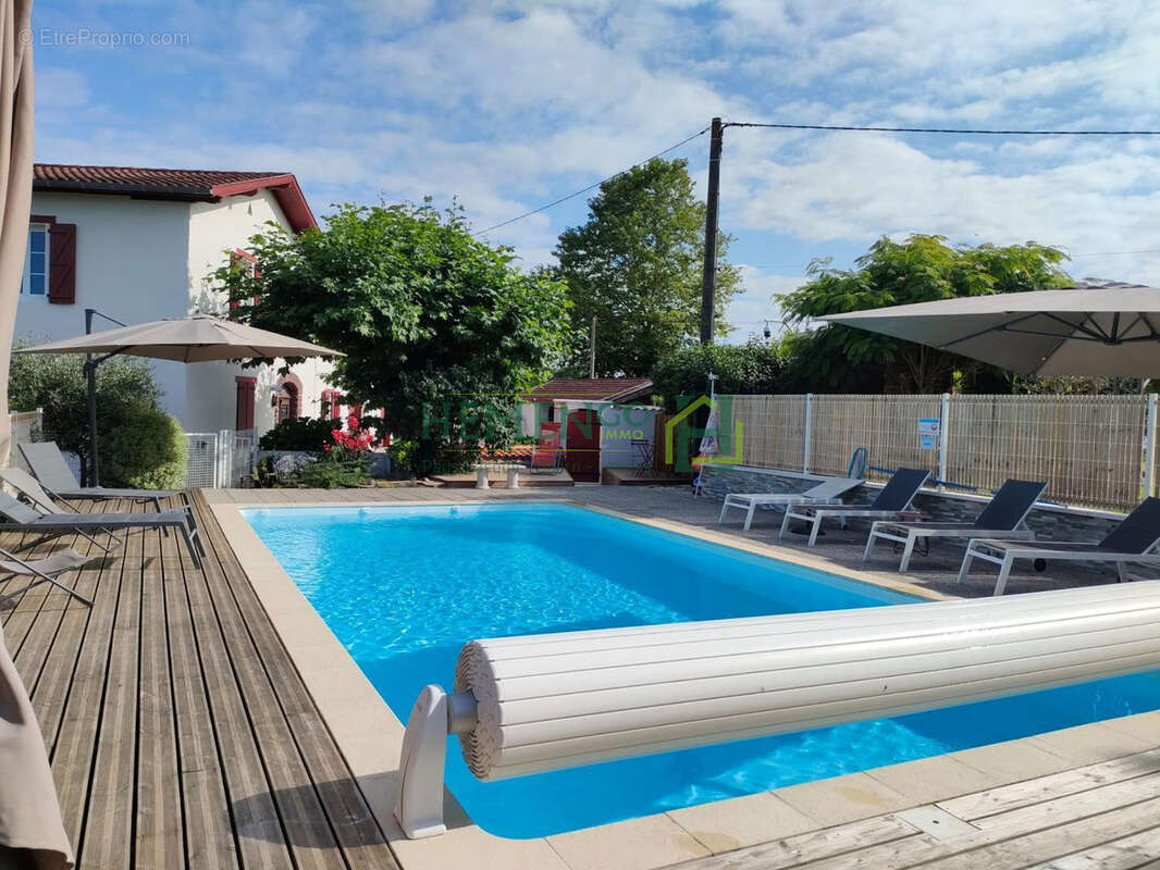Authenticité et modernité : magnifique ferme rénovée avec gîte et dépendances proche de Saint-Palais - photo 31