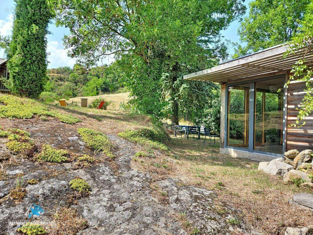 Maison de caractère - 220 m²- 6 pièces - Terrain de 1390 m² - photo 2
