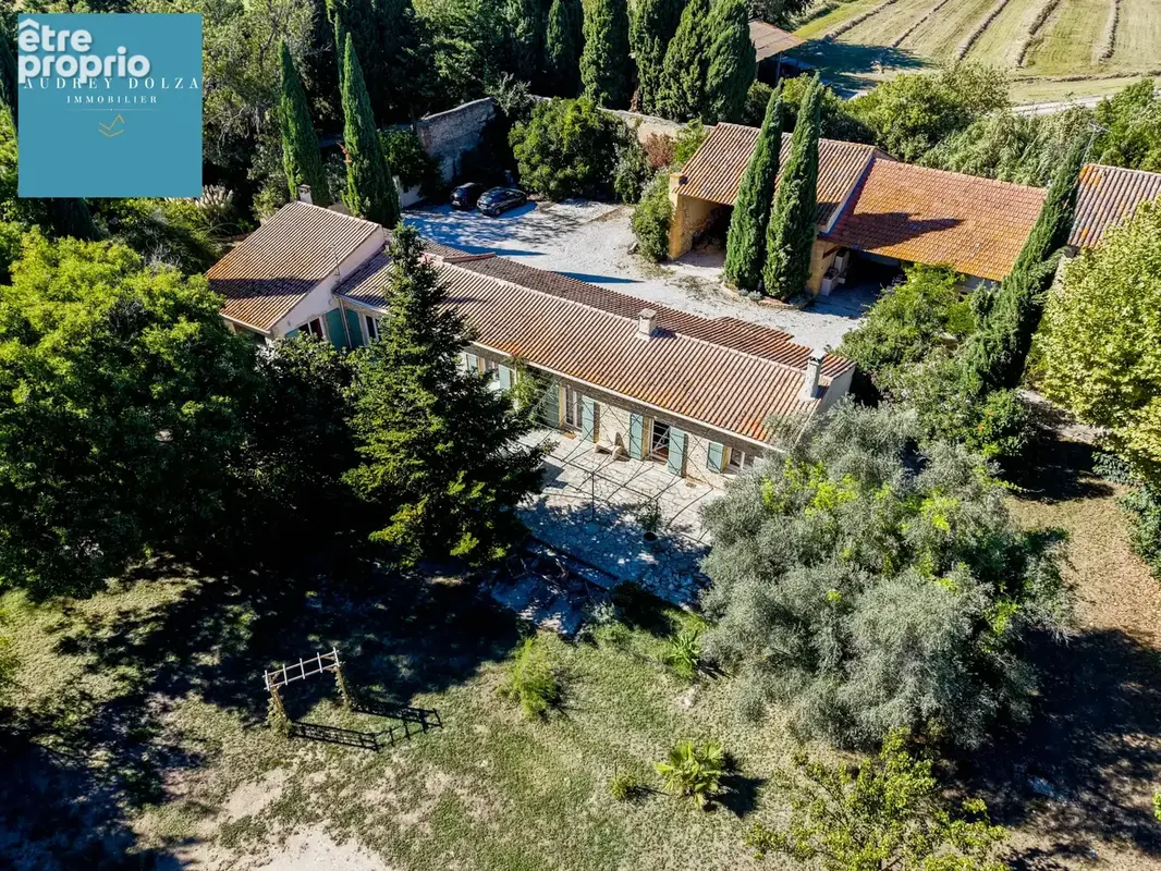 Propriété familiale de 185 m2 de plain-pied avec grandes dépendances - Salon de Provence - 890 000€ FAI - photo 14