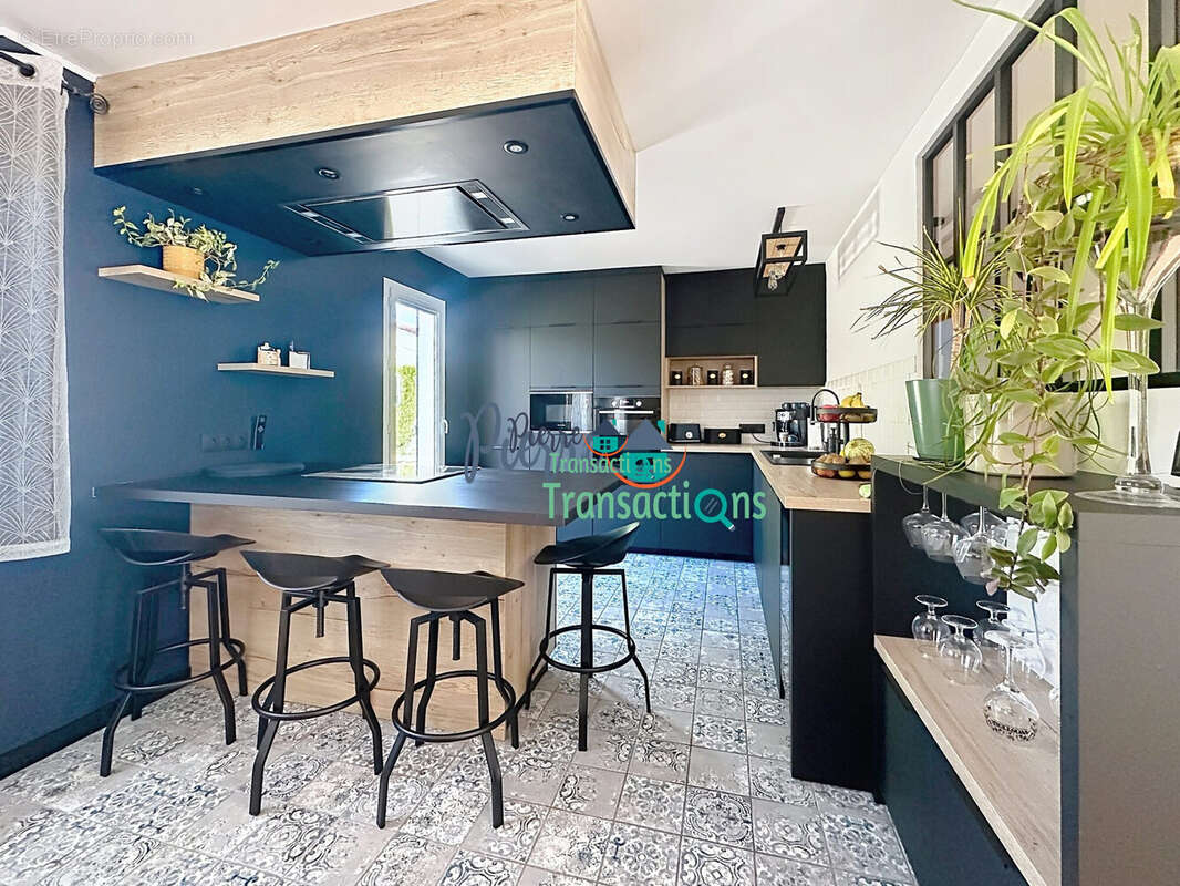 Maison 100 m² à Saint-Maurice-D'etelan  - photo 4