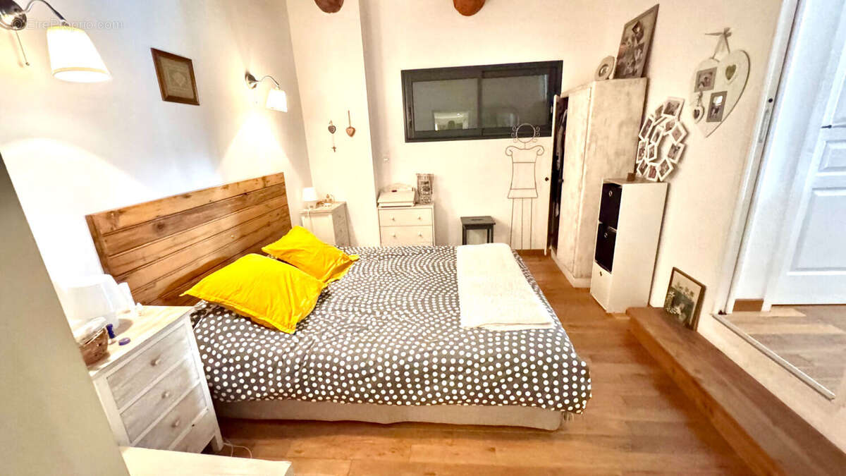 Maison à LES ANGLES