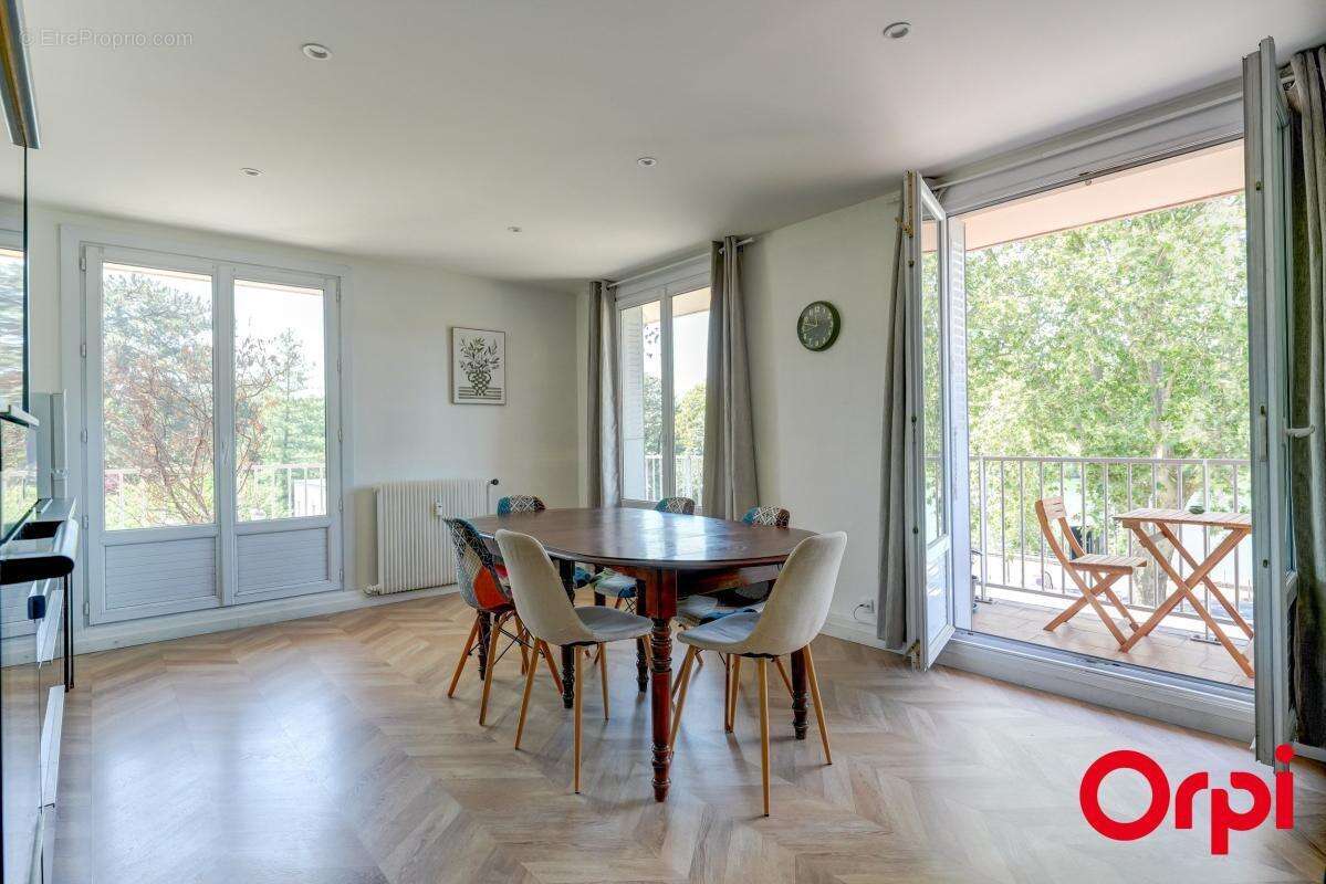 Exclusivité Orpi - Appartement T3 lumineux de près de 77 m2 avec une place privative - photo 7
