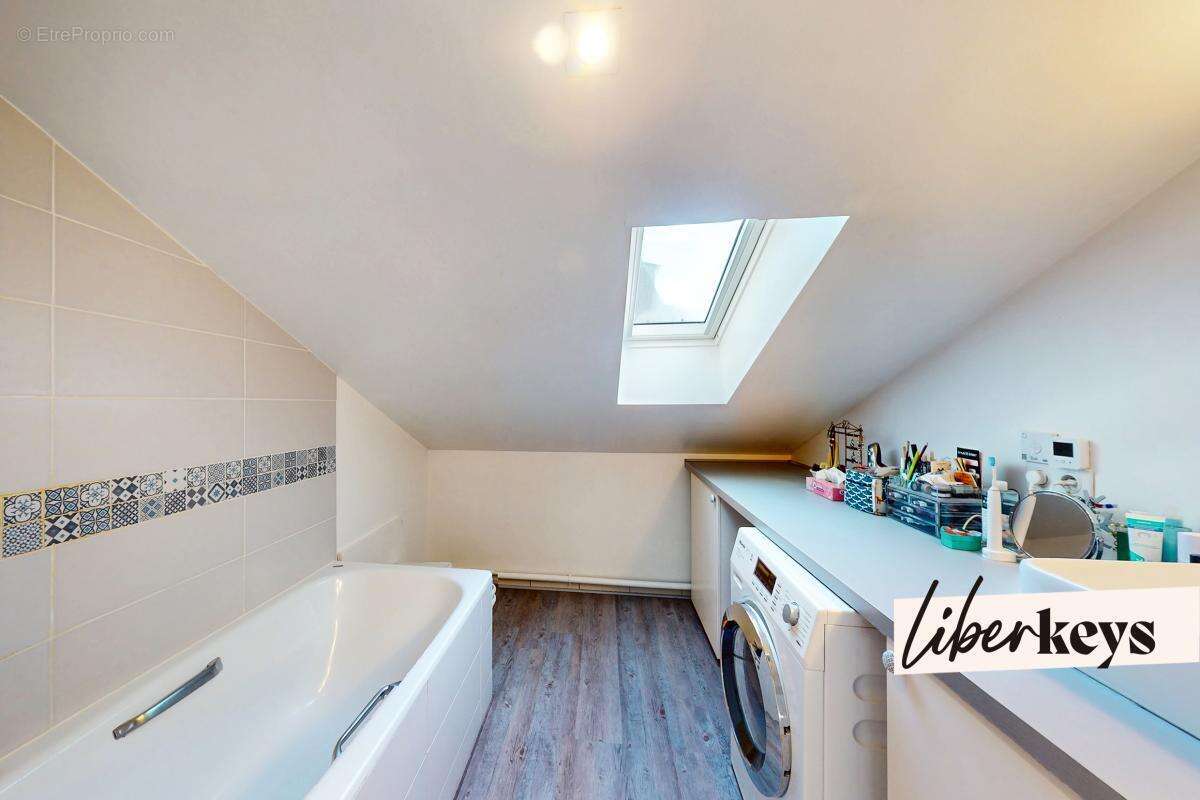 Appartement à LA GARENNE-COLOMBES