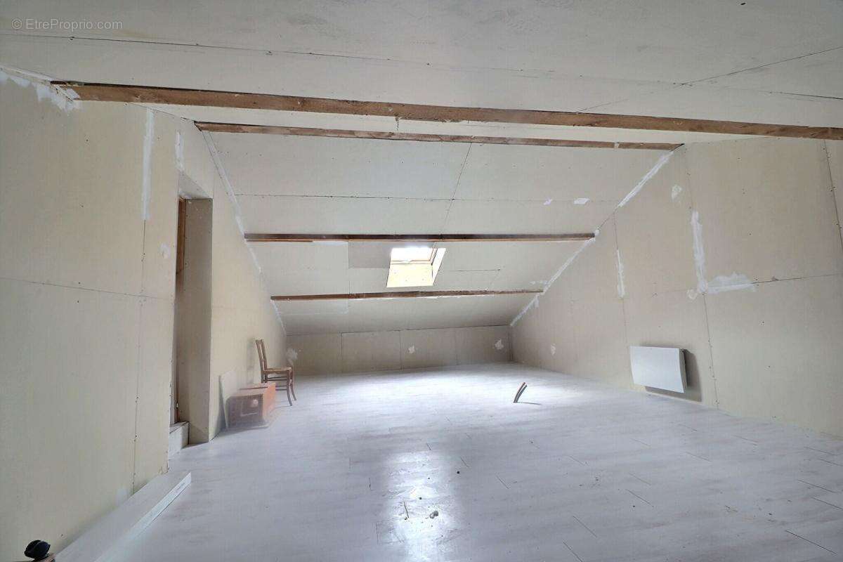 Maison à MONTELIMAR