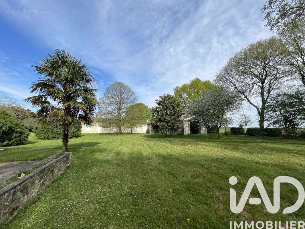 Photo 8 - Maison à CHEPNIERS