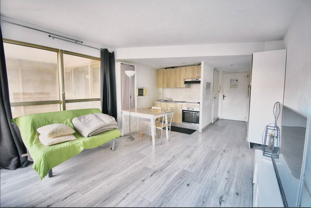 Appartement à VALLAURIS