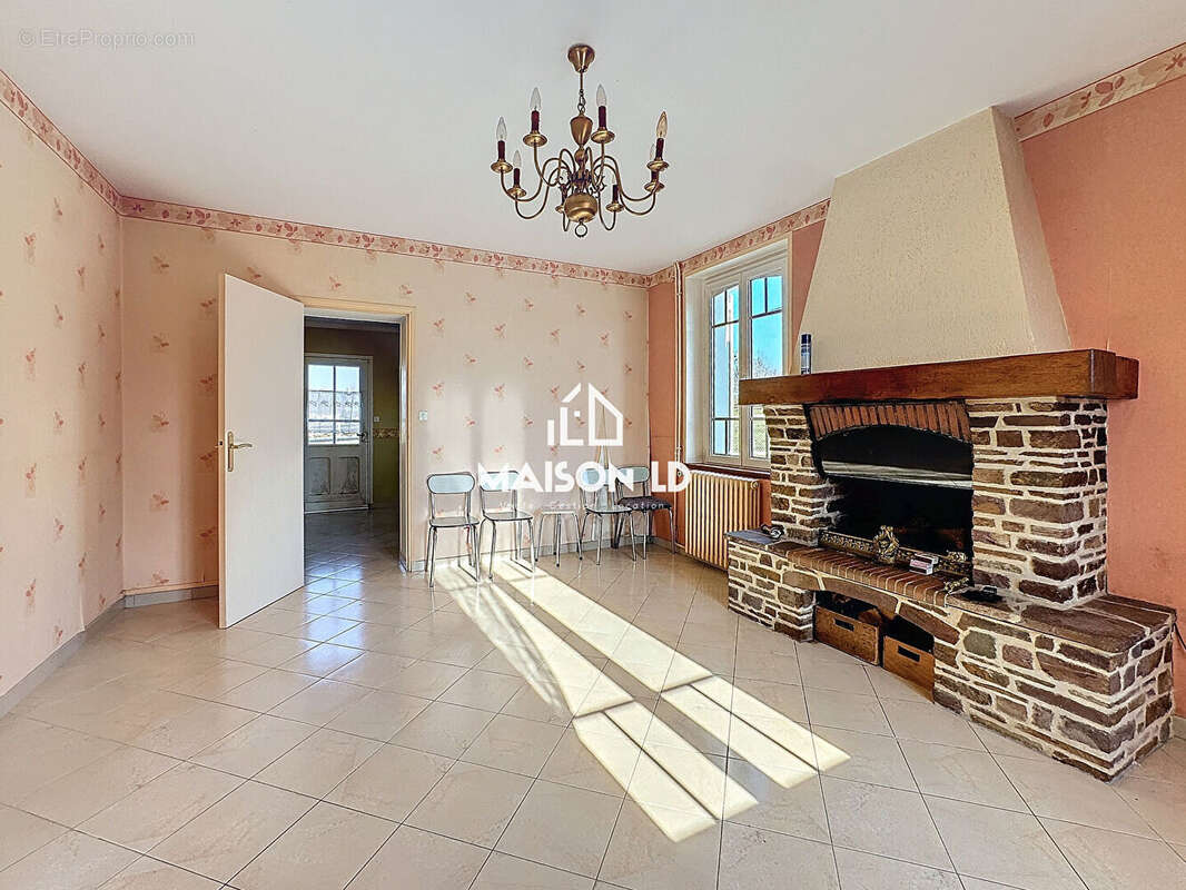 Maison à SAINT-PIERRE-SUR-DIVES