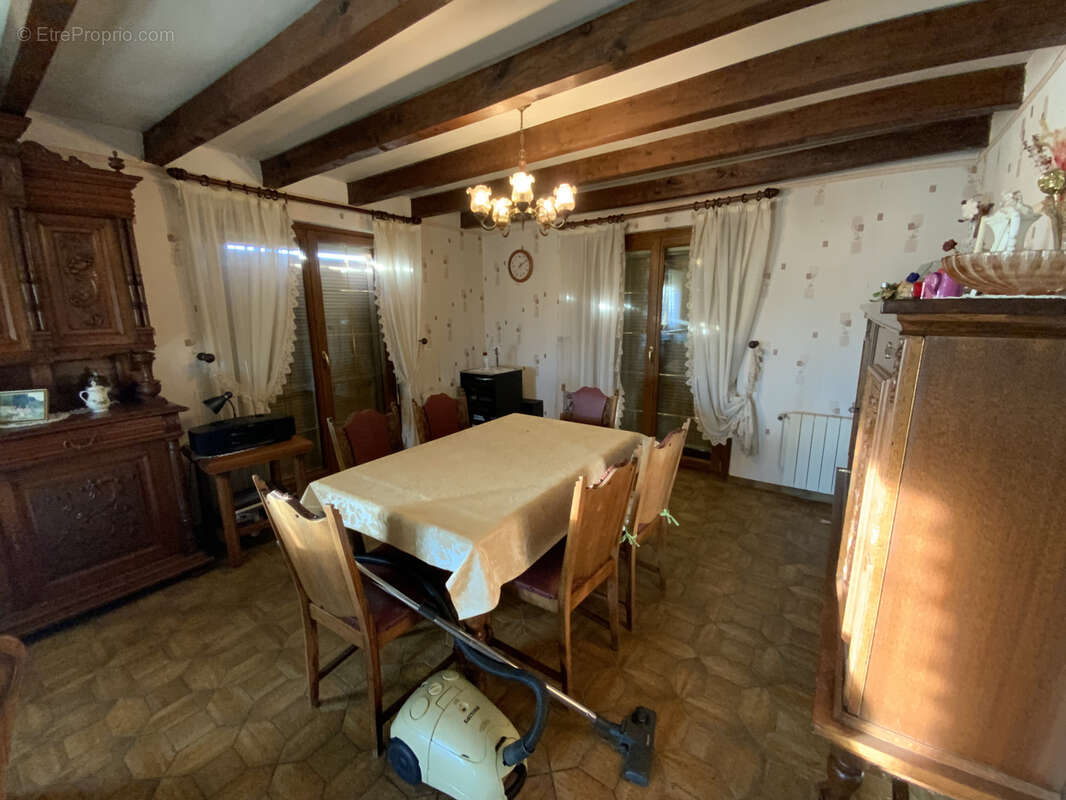 Maison à GRANGES-LE-BOURG