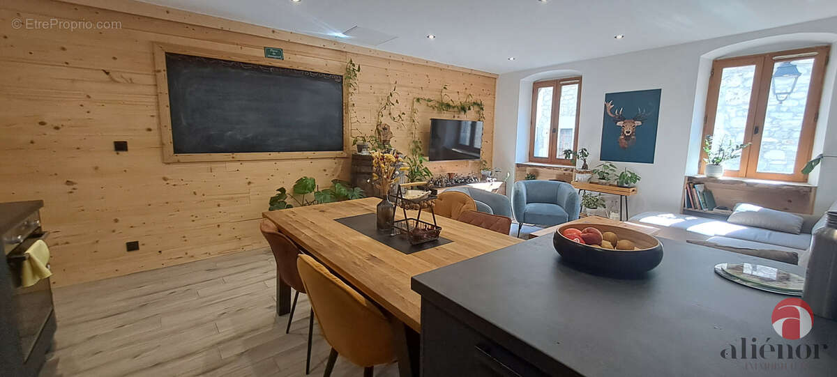 Taninges centre   appartement t2 bis entièrement rénové - photo 9