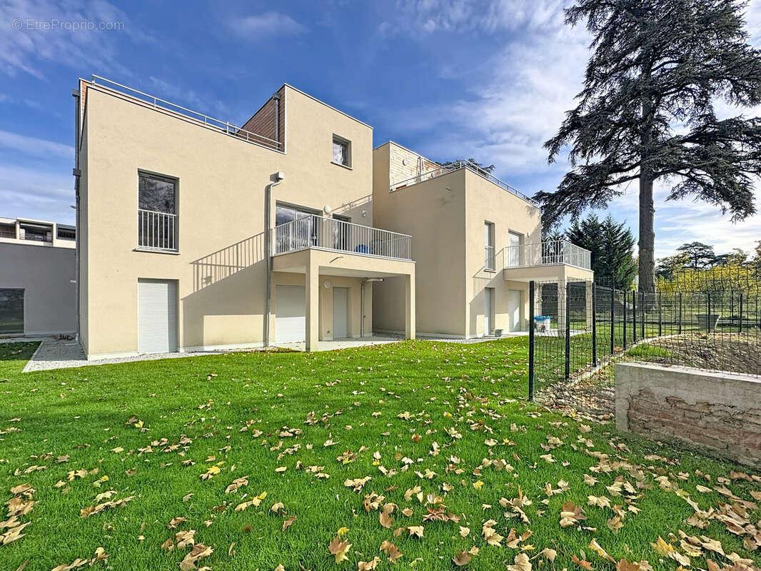 Appartement à VEAUCHE