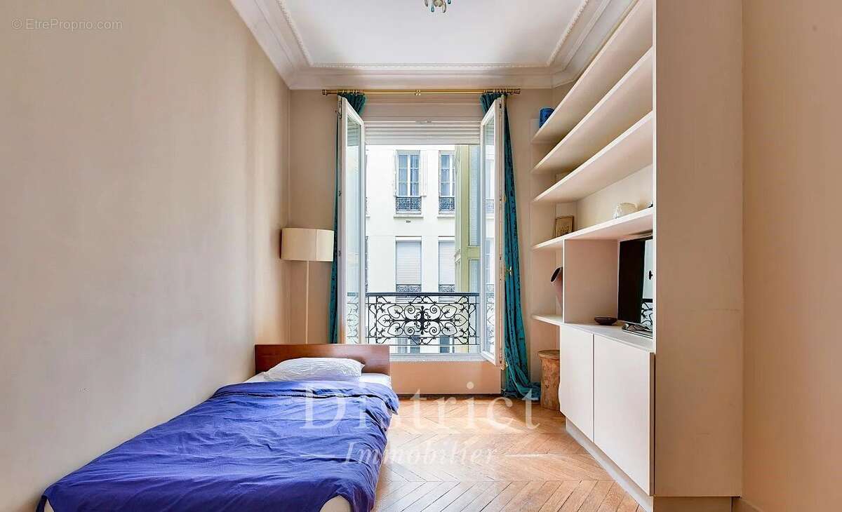 Appartement à PARIS-8E
