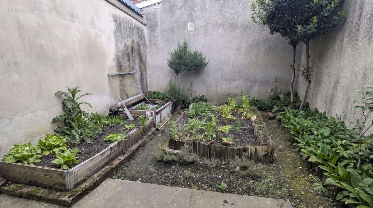 Maison 3 pièces de 42 m² avec grand garage individuel. - photo 8