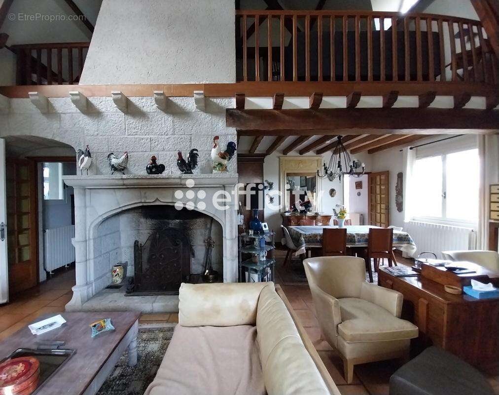 Maison à BERCHERES-SAINT-GERMAIN