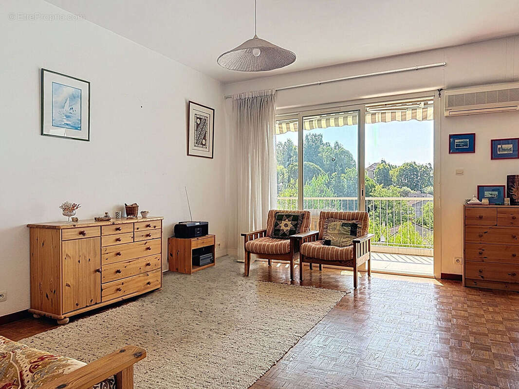 Appartement à HYERES