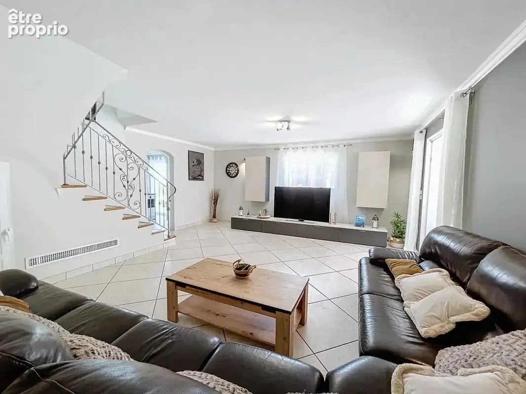 Maison 12 pièces 451 m² à vendre à Puget-Sur-Argens (83480) - photo 5