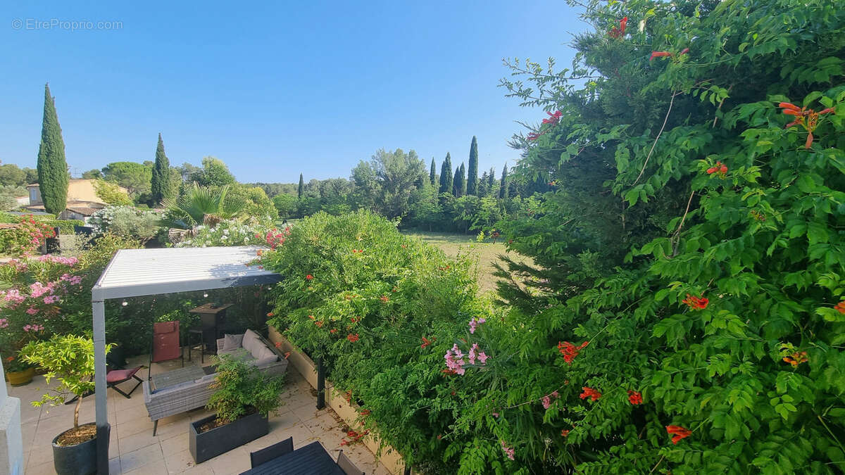 Maison à SAINT-CLEMENT-DE-RIVIERE