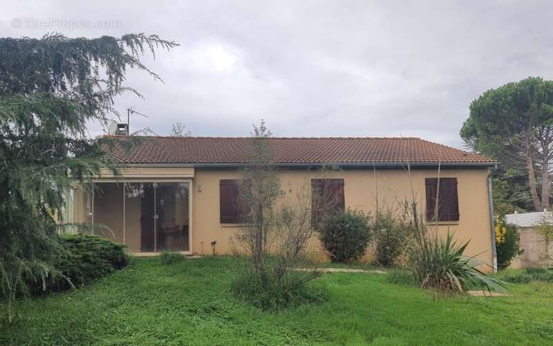 Maison à GRANGES-LES-BEAUMONT