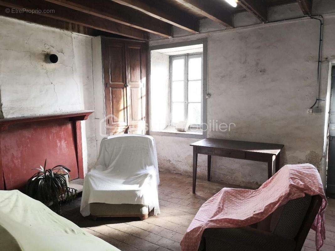 Maison à SAINT-CRESPIN-SUR-MOINE