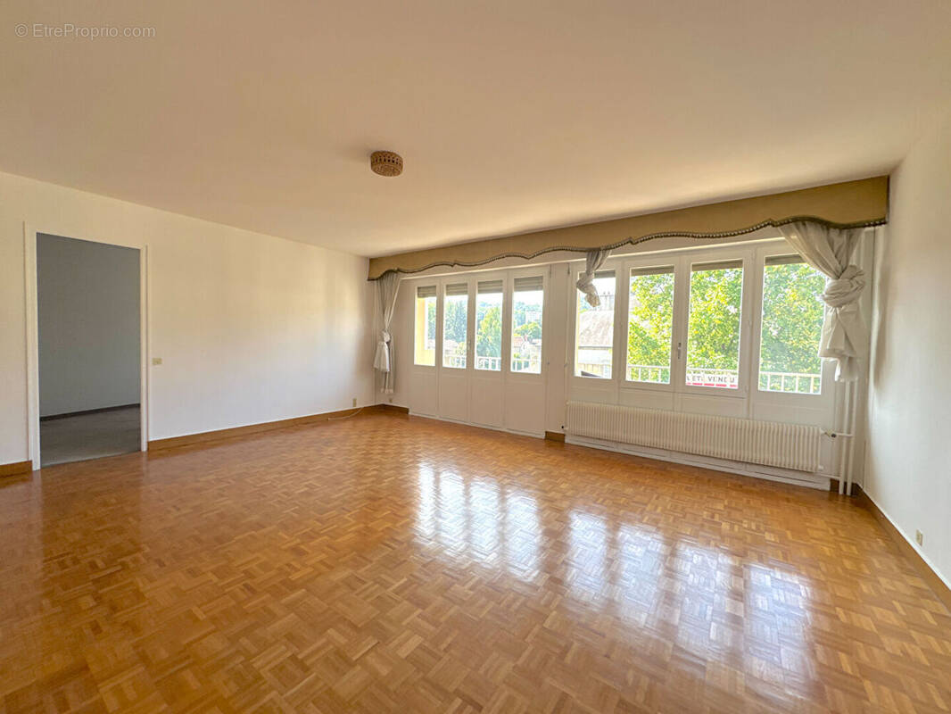 Appartement à LONS-LE-SAUNIER