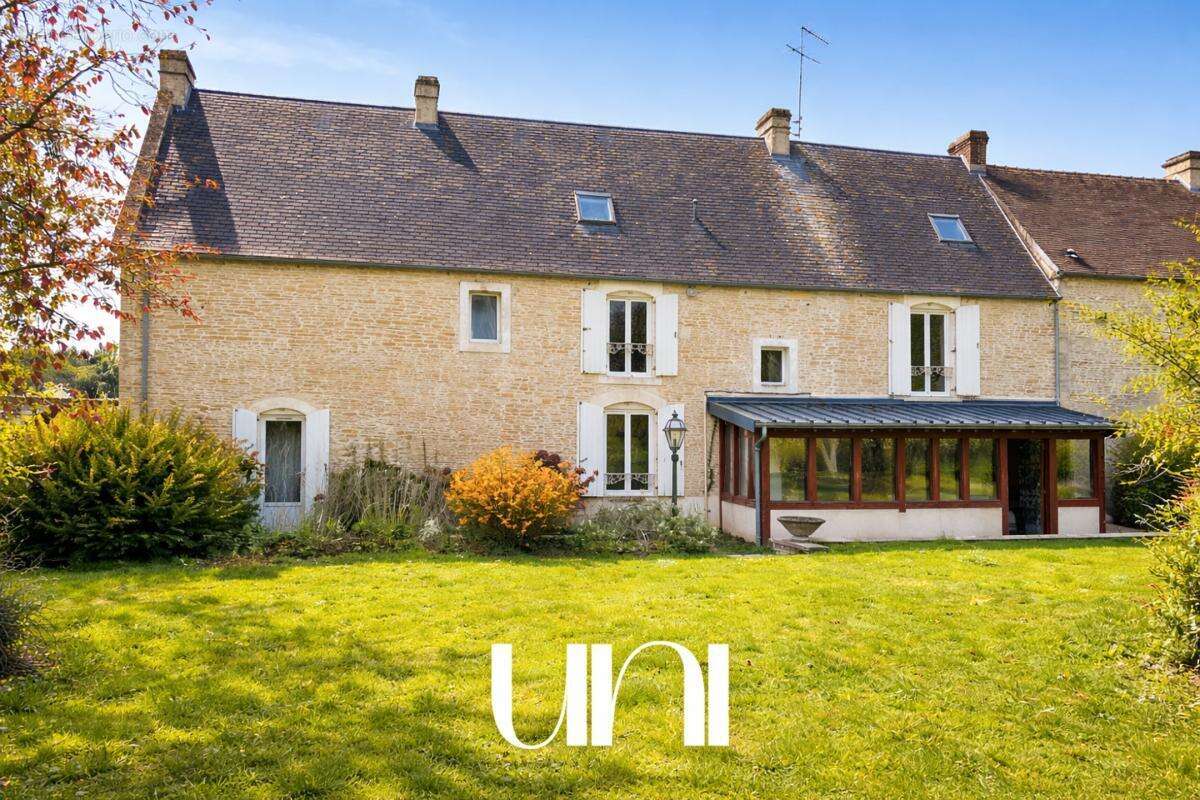 Maison à MEZIDON-CANON