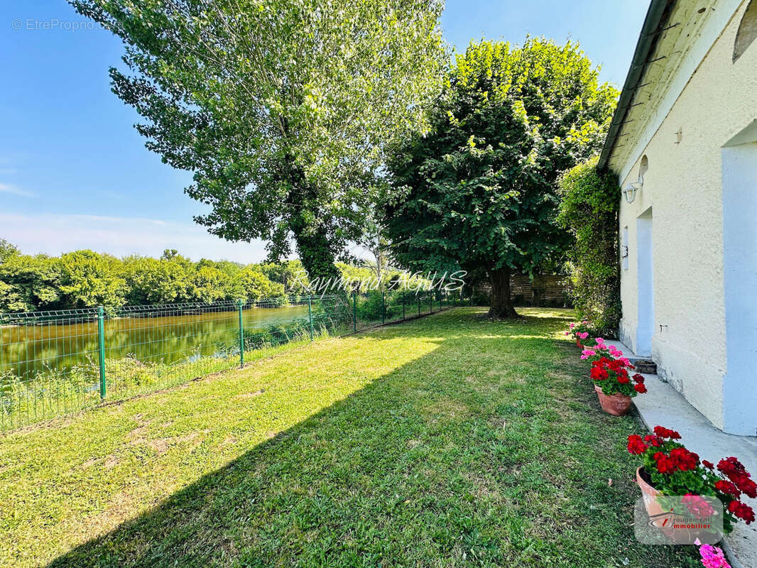 Maison à SAINT-EMILION