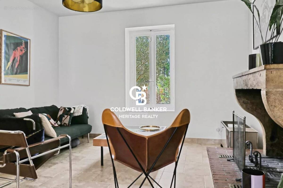 Maison à COLLONGES-AU-MONT-D'OR