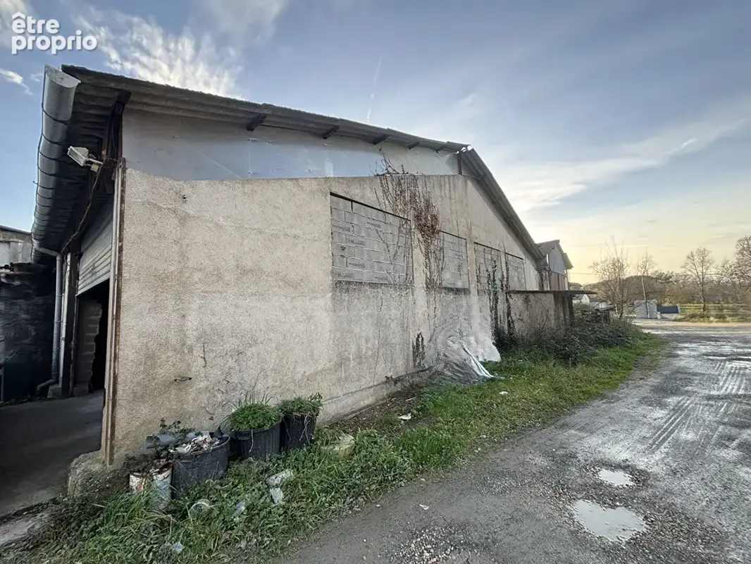 Entrepôt / local industriel  à Saint Seurin Sur L Isle de 438 m2 - photo 3