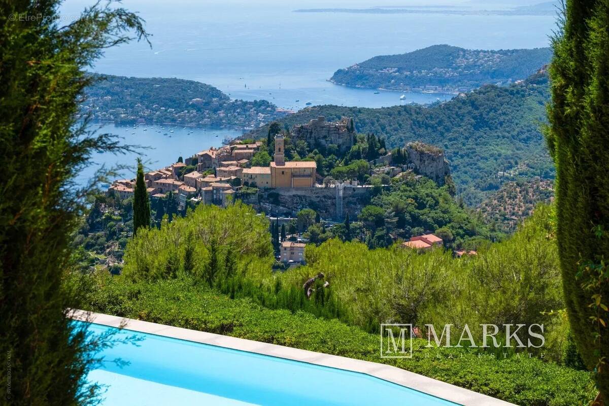 Maison à EZE