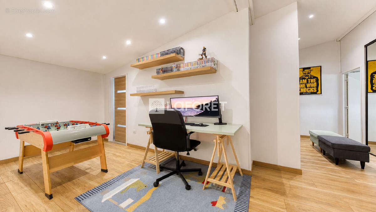 Maison à vendre à Roissy En Brie 4 pièce(s) 105.74 m2 - photo 4