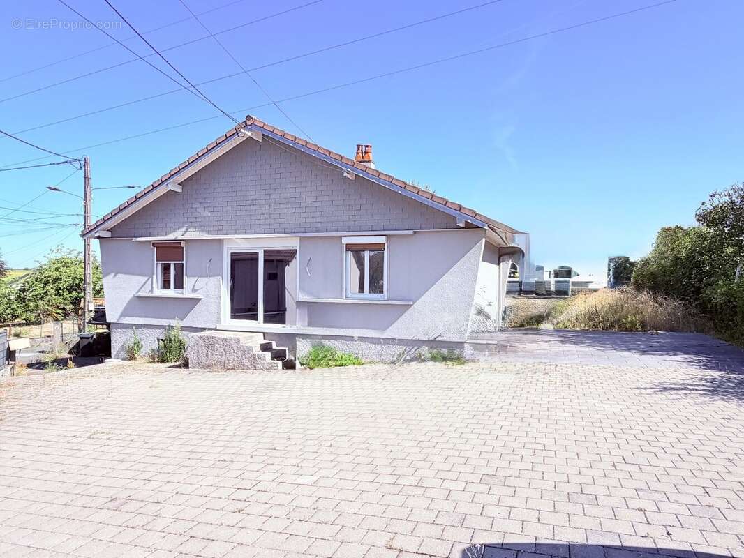 Maison à GRAND-CHARMONT